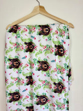 Load image into Gallery viewer, Floral bear Blanket